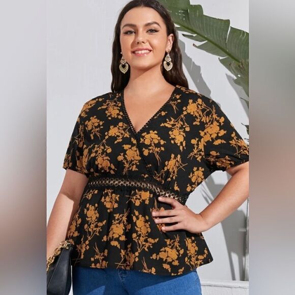 Floral Lace Peplum Black and Gold Top - Picture 5 of 7